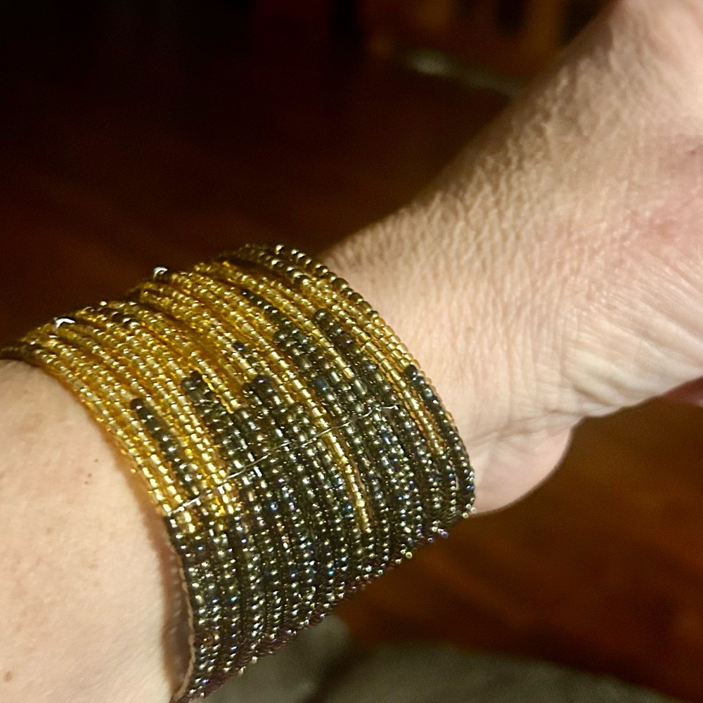 Chunky beaded fashionable no brand bracelet Boho style adjustable